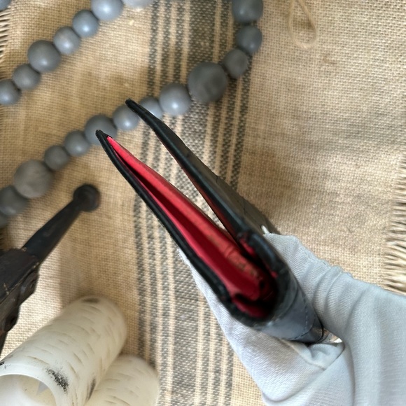 Chanel quilted long wallet (CC logo, likely lambskin or caviar). - Picture 14 of 16